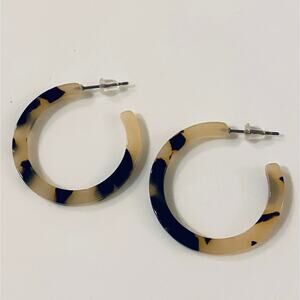 Tortoise Shell Hoop Acrylic Earrings